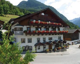 Hotel Lammwirt - Jerzens - Building