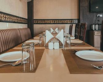 Hotel Sle Residency - Benarés - Restaurante