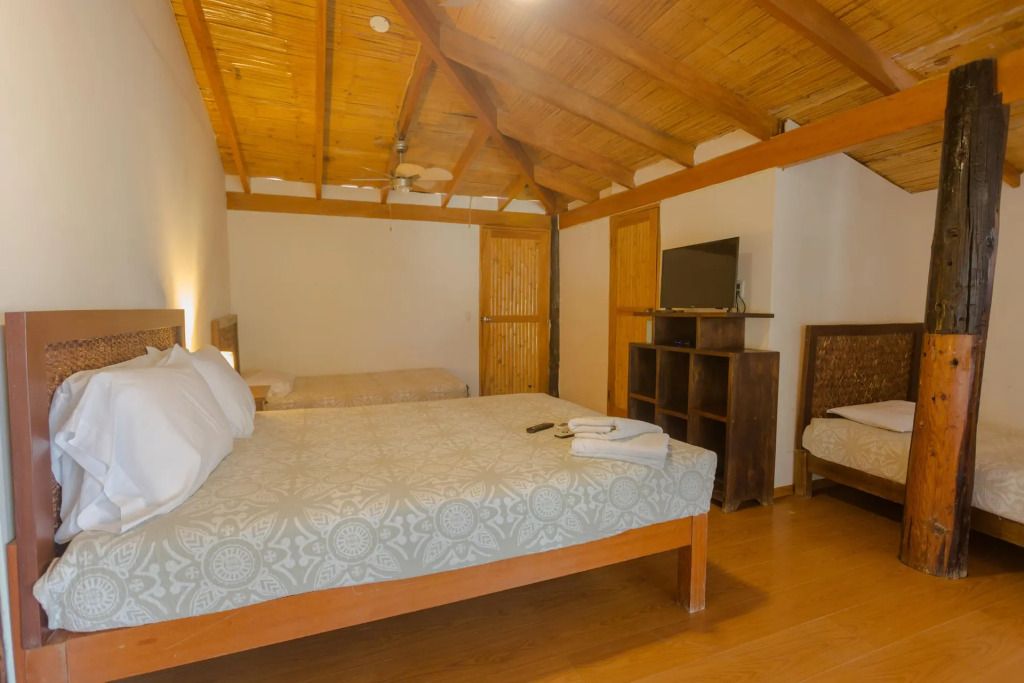 Hospedaje La Quebrada - מנקורה - חדר שינה