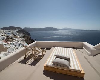 سبيتيا سانتوريني - أويا - شرفة