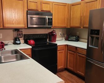 Peaceful Family Retreat in Villa Rica 2BR/2BA with Comfort and Charm! - Villa Rica - Cocina