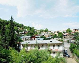 Alma-Ata Hotel - Borjomi - Outdoors view
