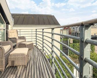 5 star holiday home in Køge - Køge - Balkon