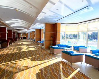 Grand Haber Hotel - קמר - לובי