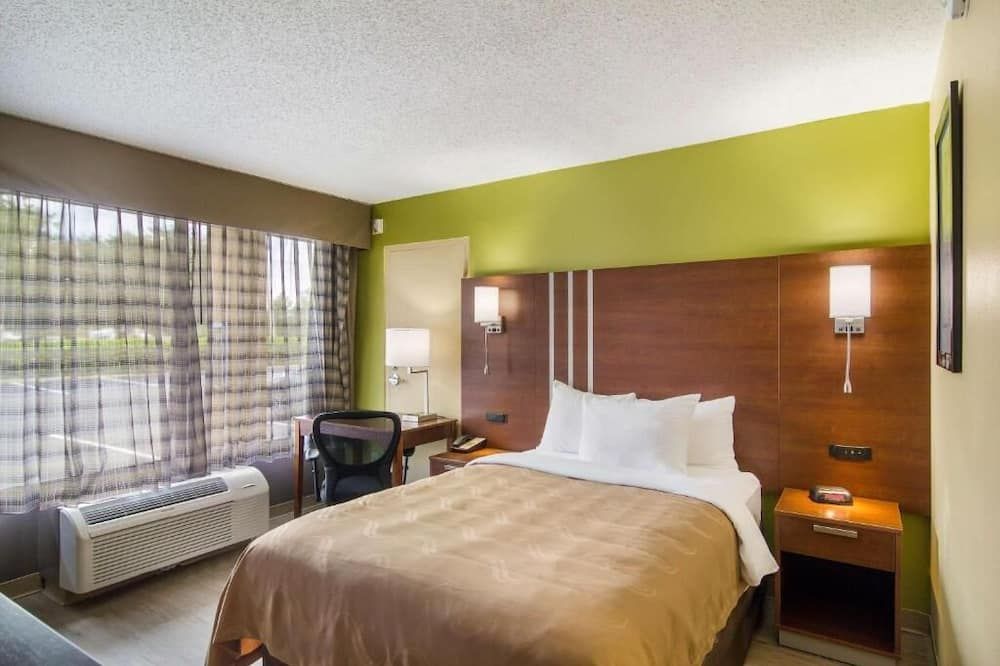 Bedroom view of Stayable Jax West