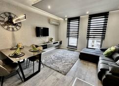 Comfort Apartments - Budapest - Living room