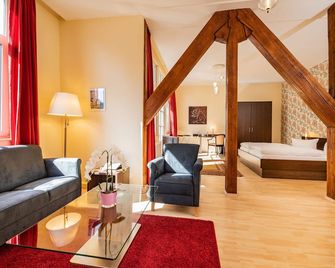 Kulturhotel Kaiserhof - Bad Liebenstein - Living room