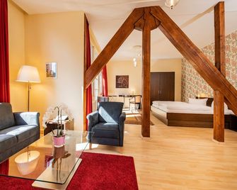 Kulturhotel Kaiserhof - Bad Liebenstein - Wohnzimmer