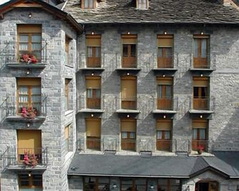 Gabarre - Broto - Edificio