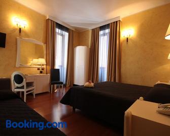 Hotel Rojan - Sulmona - Κρεβατοκάμαρα