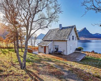 Beautiful home in Sortland with WiFi - Sortland - Будівля