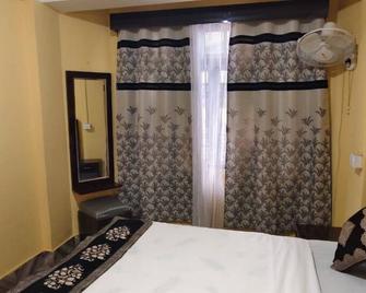 Hotel Parichit - Namchi - Bedroom