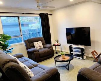 Ahuriri Escape - Home Away Home, Entire Bungalow - Napier - Sala de estar