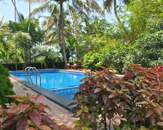 Mango Lantern Villa ,Kollam - Perumanseri - Piscina