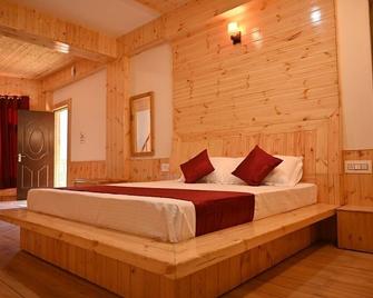 Khwabeeda Stays - Gushaini - Bedroom