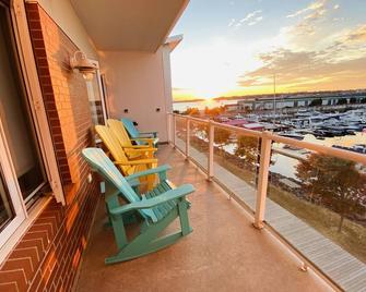 City Water Front Condo & Pure Spa! - Charlottetown - Balcón