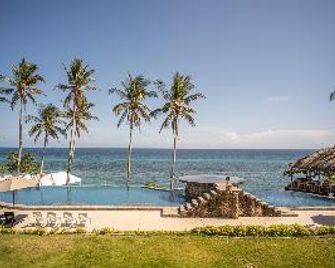 East Coast White Sand Resort - Anda - Пляж