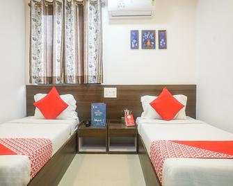 OYO 15988 Soberdreams Service Apartment - Hinjewadi - Bedroom