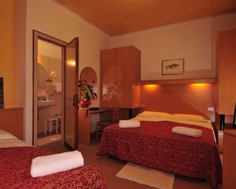 Hotel Al Mare - Jesolo - Bedroom