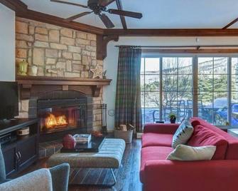 One bedroom condo fully equipped with Fireplace - Mont-Tremblant - Salon