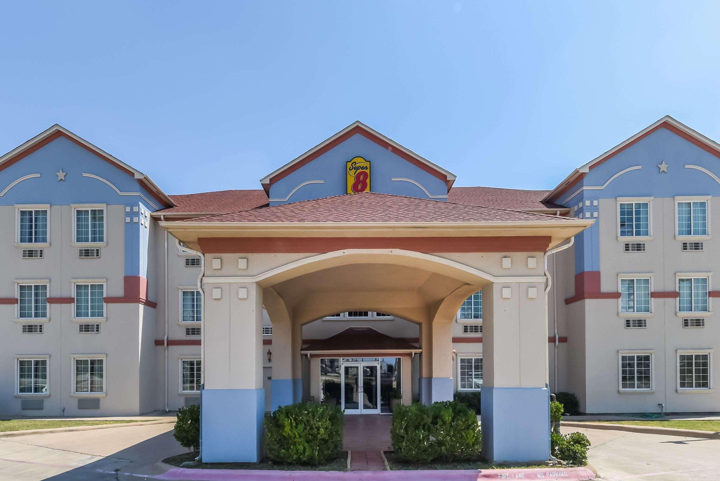 11 Best Hotels in Alvarado (TX), United States