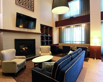 Hampton Inn & Suites by Hilton Laval - Laval - Recepción