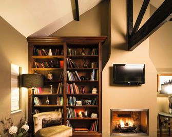 The Bell Hotel Woburn - מילטון קיינס - בר