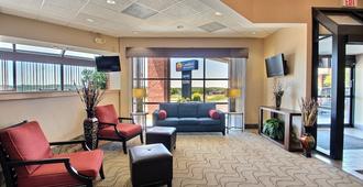 Comfort Inn & Suites Madison - Airport - Madison - Area lounge
