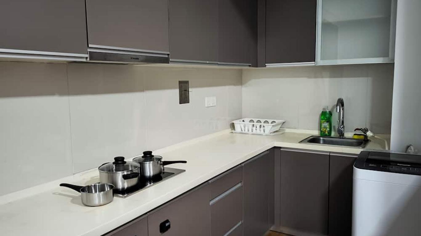 Regalia Residence by Cobnb