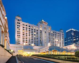 Waterfront Cebu City Hotel & Casino - Cebu City - Building