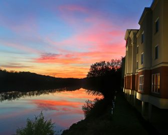 Hampton Inn Owego - Owego - Edificio