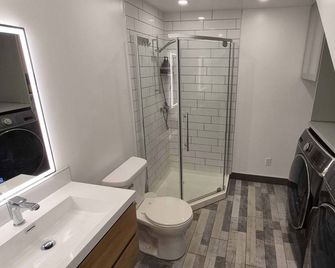 Spa & Lake Access - The Lakeshore - Rawdon
