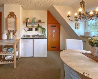 Attractive apartment in Franconia with garden - Kronach - Küche