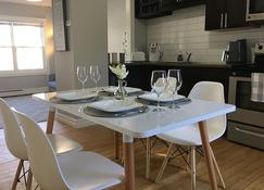 Modern Bright 2bd Steps From Downtown - Charlottetown - Dining room