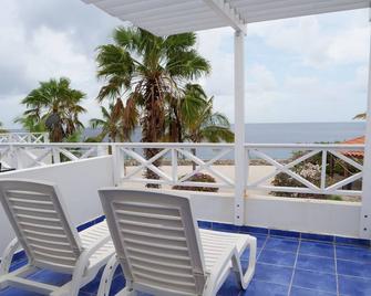 Seafront Townhome with Gorgeous Views and Easy Ocean Access Marazul 5A - Sabana Westpunt - Balkon