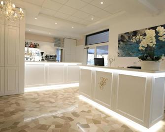 Hotel Continental - Pietra Ligure - Receção