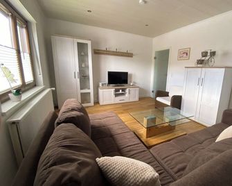Apartment mit Terrasse - Bad Endbach - Sala de estar