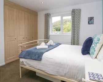 Inglenook, Pet Friendly, With Open Fire In Ulverston - Ulverston - Schlafzimmer