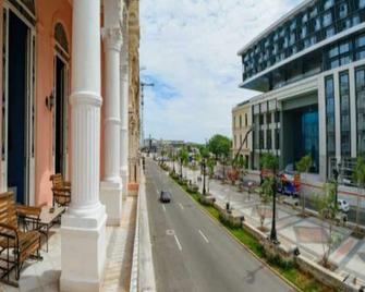 Casa Del Prado 66 - La Habana - Balcón