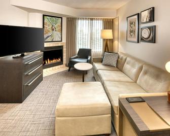 Residence Inn by Marriott Whitby - Whitby - Huiskamer