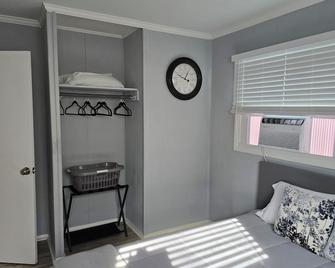 Cozy Haven in Hampton Roads Near Beaches, Military Bases & Historic Sites - Hampton - Bedroom