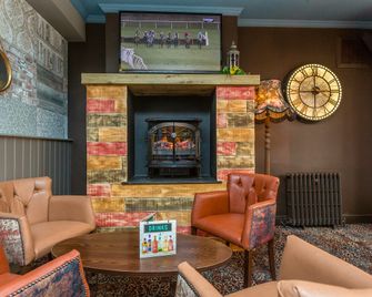 White Hart, Newmarket by Marston's Inns - Newmarket - Lounge