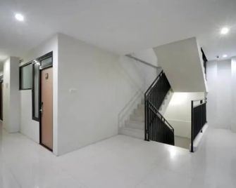 Dparagon Karangmalang - Yogyakarta - Hallway