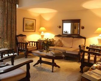 Elonda B&B - פרטוריה - סלון