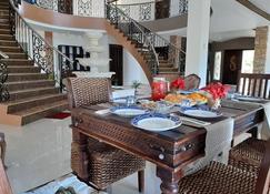 Verano Guesthouse Bohol - Tagbilaran - Dining room