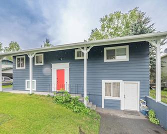 Newly remodeled home in Anchorage U-Med District - Anchorage - Bâtiment