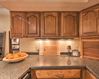 Updated Apartment in Historic Dtwn Marshall! - Marshall - Küche