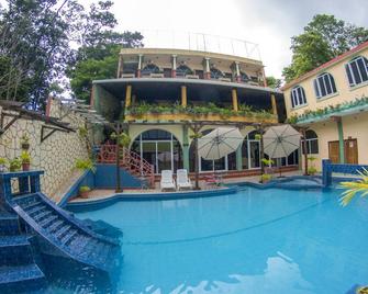 Hotel La Ribiera del Lago Peten Itza - San José - Piscina