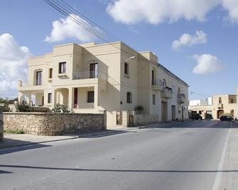 South Olives - Żejtun - Building