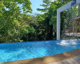 Luxury Jungle Retreat 10 min drive to beach - Esterillos Este - Piscina